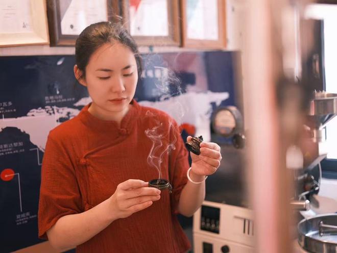 以香续脉 非遗技艺撬动乡村新引擎CQ9电子游戏珠海三灶镇李氏姐妹